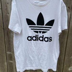 adidas tee-shirt